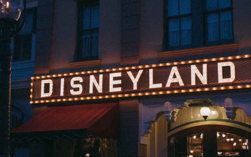 Review Disneyland