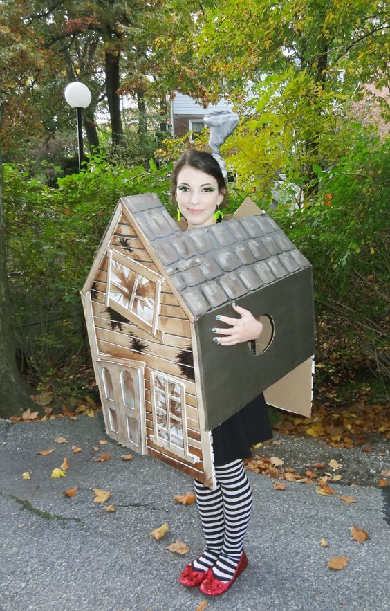 A Cardboard Haunted House Creative DIY Halloween Costume